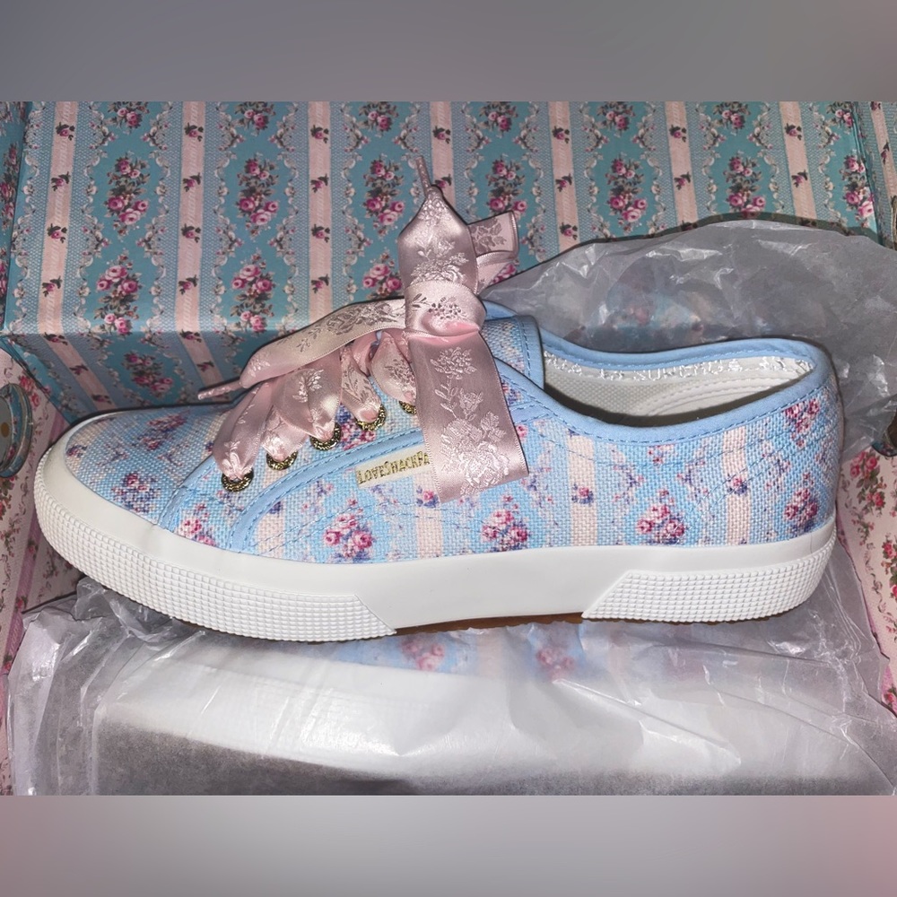 LoveShackFancy x Superga Classic
Sneaker